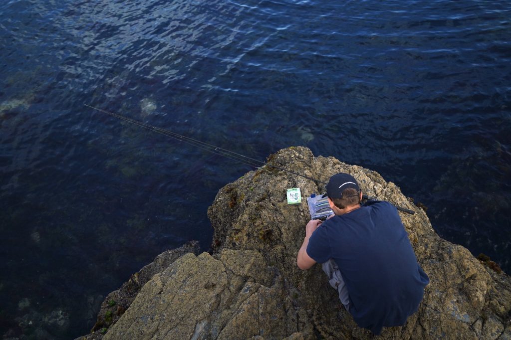 Fishing Line In Rocks Rock Fishing with lures in the UK