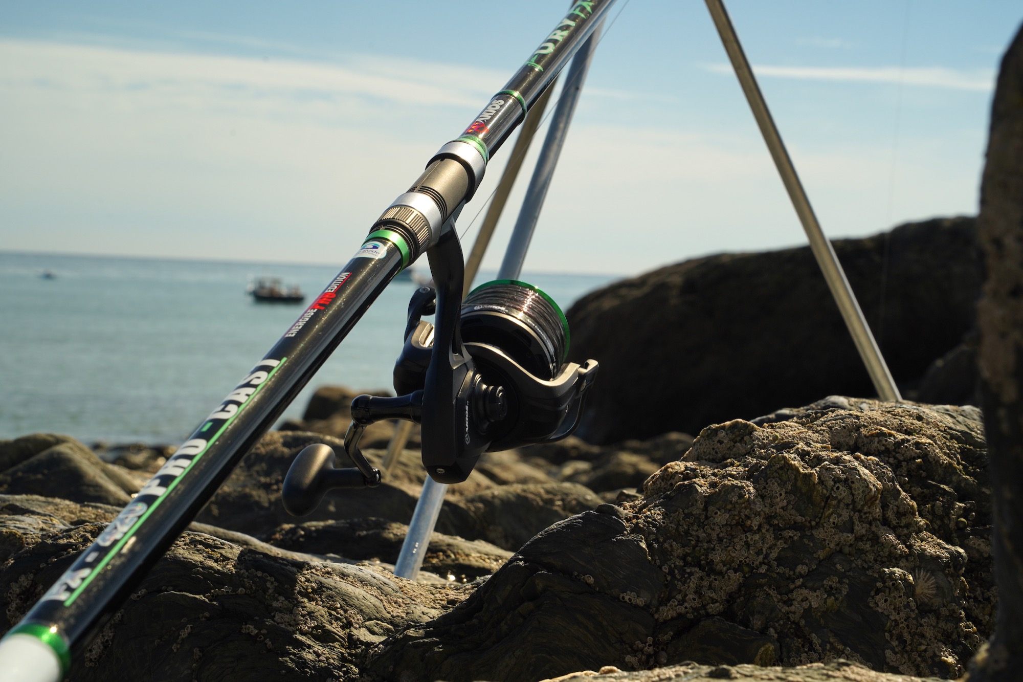 4 Piece Travel Beachcaster Beach Fishing 14ft Rod & Reel + Line